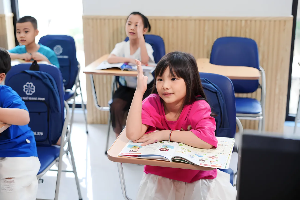 Hoạt động học tập tại lớp Happy Kids