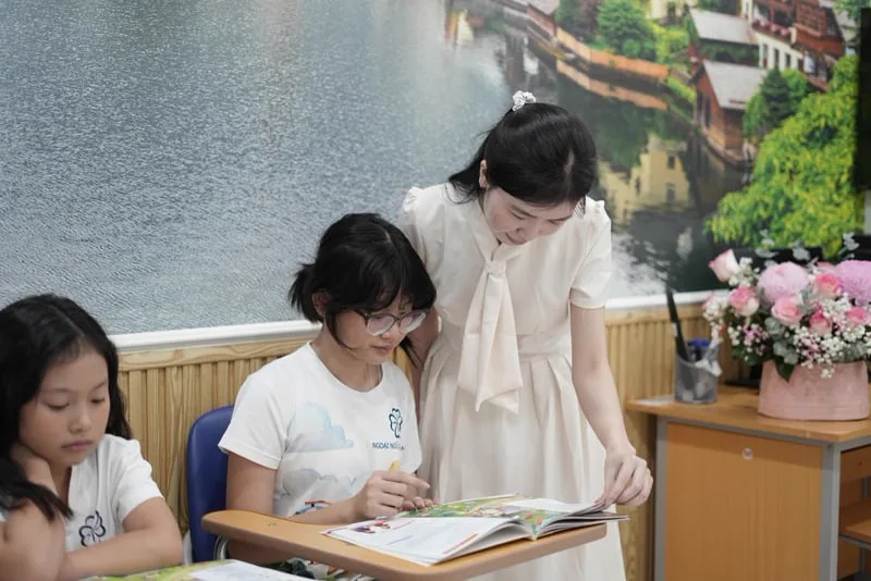 Học viên NEXT GEN thực hành kỹ năng trong lớp.